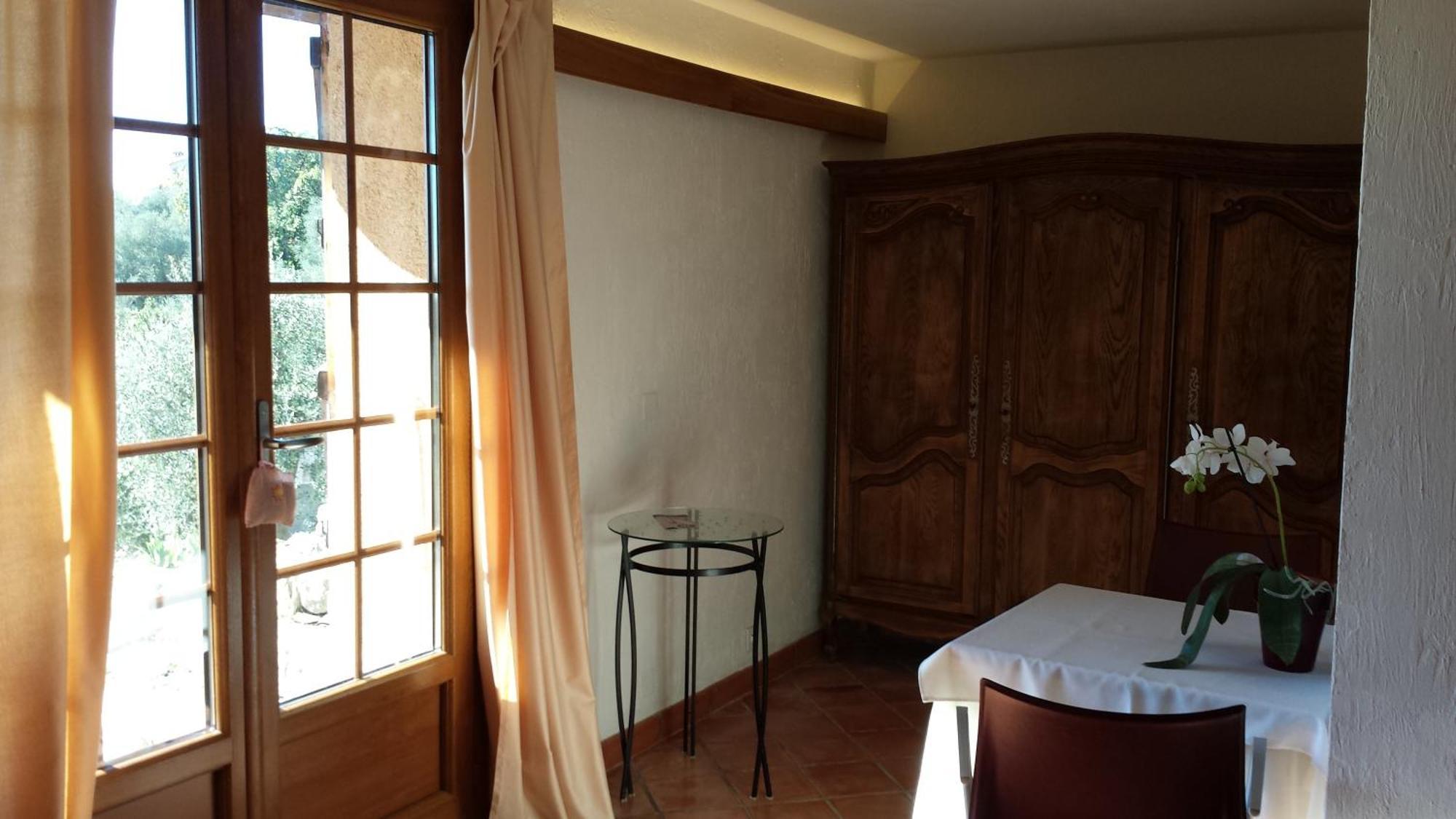 Bed and Breakfast La Bergerie St Antoine Spéracèdes Zimmer foto