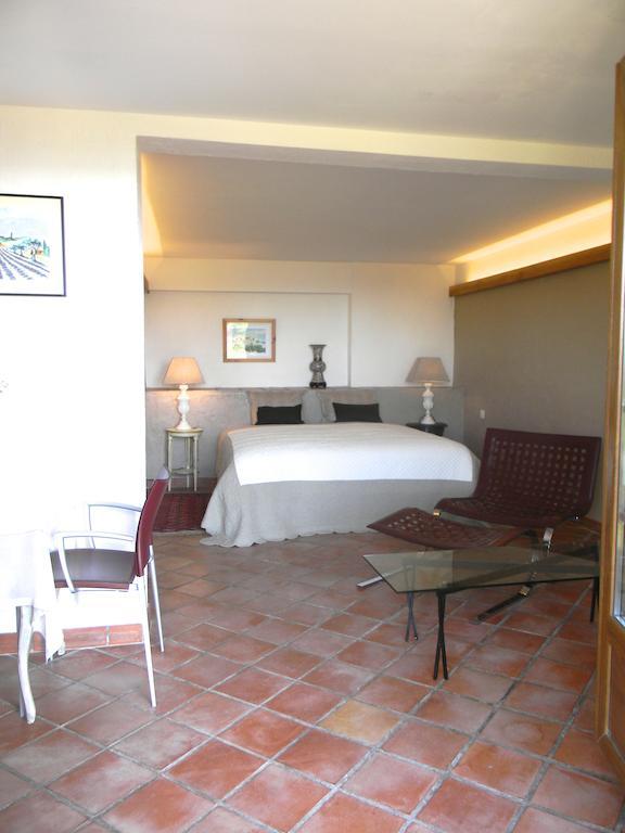 Bed and Breakfast La Bergerie St Antoine Spéracèdes Zimmer foto